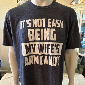 Nice mens XL Funny Farm T-Shirt "Arm Candy"